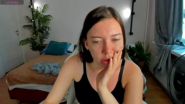 Snapshot of Sandra_Ross chatting on June 25, 12:32 am Sandra Ross online show from June 25, 12:32 am