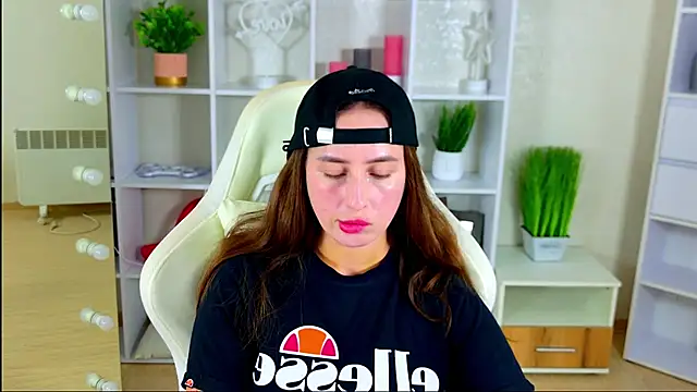 NadinnL online show from July 19, 5:33 am