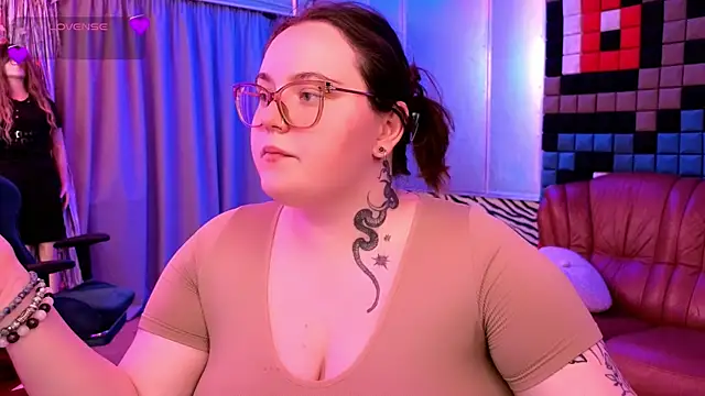 Snapshot of CatherineClaire chatting on July 18, 4:44 pm CatherineClaire online show from July 18, 4:44 pm