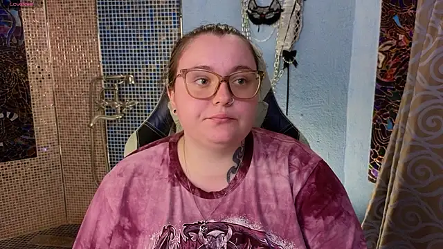 Snapshot of CatherineClaire chatting on August 8, 4:31 pm CatherineClaire online show from August 8, 4:31 pm