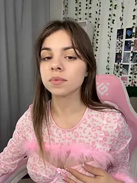 Mila Cutie online show from May 4, 3:41 pm