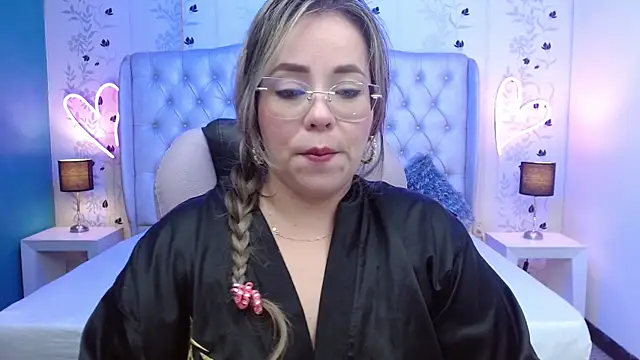 CharlotteSmithy online show from May 1, 2:21 pm