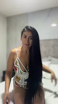 Snapshot of Laia_Hills chatting on June 25, 4:01 am Laia Hills online show from June 25, 4:01 am