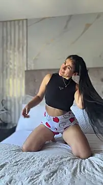 Snapshot of Laia_Hills chatting on June 28, 4:24 pm Laia Hills online show from June 28, 4:24 pm
