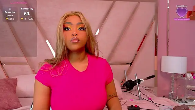 TiannahGlow online show from June 15, 1:57 pm