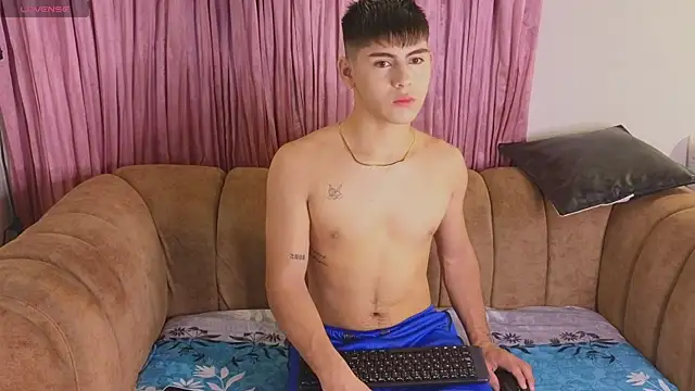 josethariaz25 online show from May 15, 10:33 am