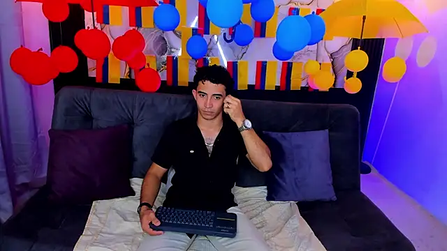 caius bigcock1 online show from June 22, 12:35 am