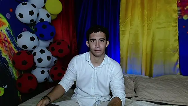 caius bigcock1 online show from June 30, 1:39 am
