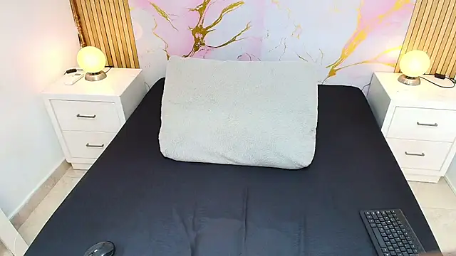 Snapshot of PaulineKosh chatting on June 6, 3:28 pm PaulineKosh online show from June 6, 3:28 pm
