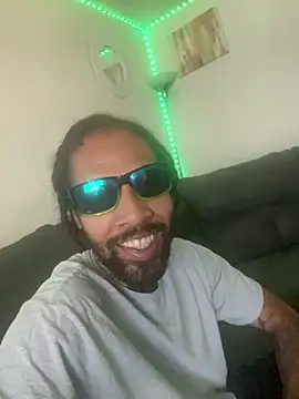 hughhefner10000 online show from April 20, 9:27 pm