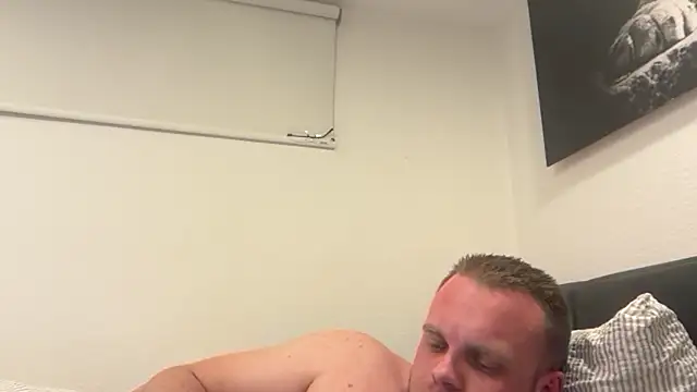 hallihallo12343 online show from April 20, 10:11 pm