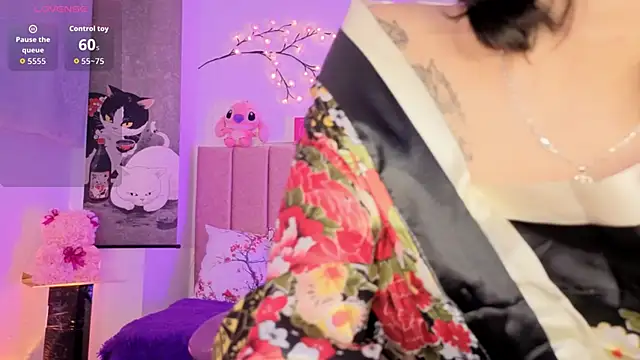 Roose eva online show from May 5, 9:12 pm