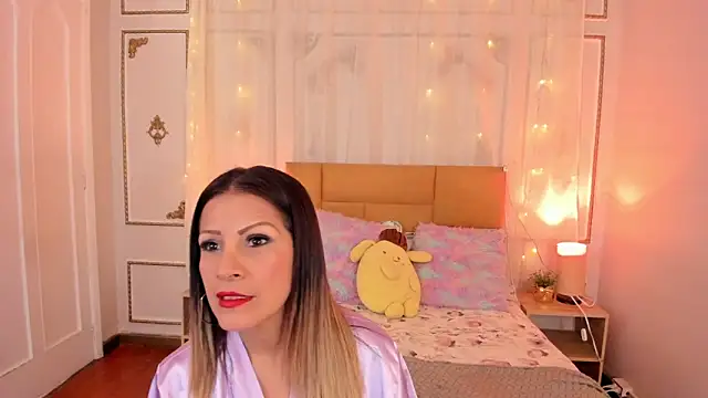 cris milk online show from June 9, 9:04 pm