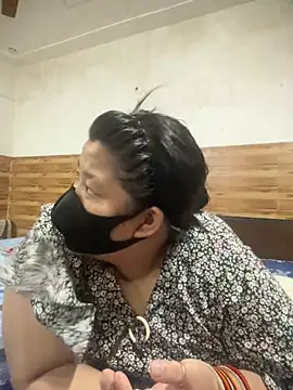 hot-couple-0 online show from August 4, 5:26 pm
