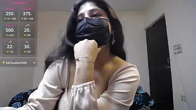Snapshot of -Queenie chatting on May 19, 7:20 pm -Queenie online show from May 19, 7:20 pm