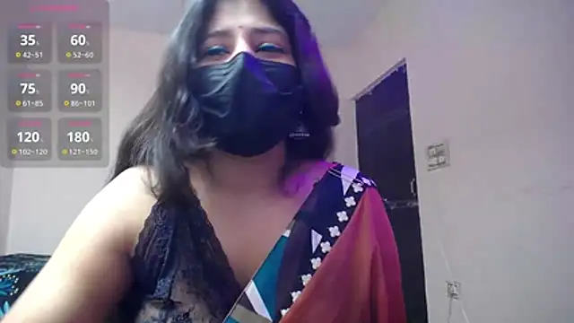 Snapshot of -Queenie chatting on May 28, 7:00 pm -Queenie online show from May 28, 7:00 pm