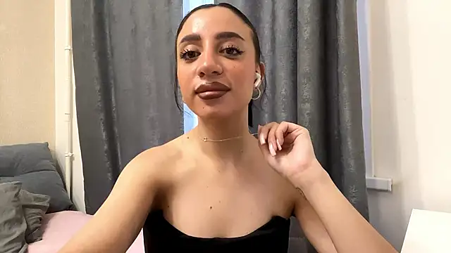 AngellaBarbini online show from April 27, 1:09 pm