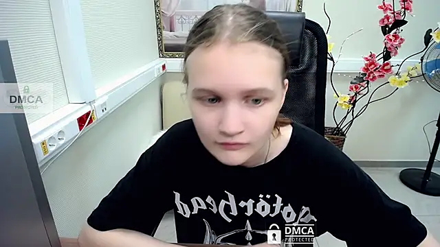  donnaSia  online show from July 13, 11:13 am