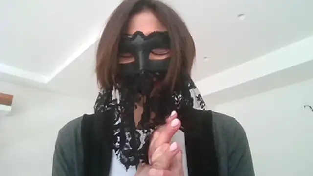 HelenTiAscolta online show from April 24, 2:08 pm