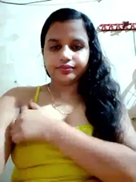 Snapshot of Nigar_Hatun chatting on May 5, 4:59 pm Nigar Hatun online show from May 5, 4:59 pm
