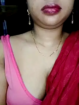 Snapshot of Nigar_Hatun chatting on May 18, 6:36 pm Nigar Hatun online show from May 18, 6:36 pm