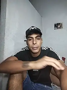 Snapshot of hot_latinox chatting on June 4, 2:50 am hot latinox online show from June 4, 2:50 am