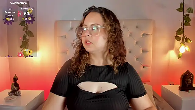 Snapshot of Samantha_Greey_ chatting on May 4, 9:11 pm Samantha Greey online show from May 4, 9:11 pm
