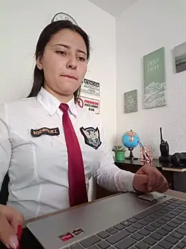 Snapshot of Queen_linda1 chatting on May 10, 12:10 pm Queen linda1 online show from May 10, 12:10 pm