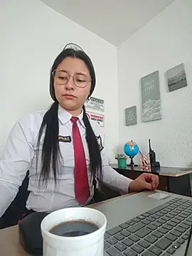 Snapshot of Queen_linda1 chatting on May 11, 12:22 pm Queen linda1 online show from May 11, 12:22 pm
