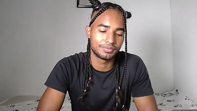 Snapshot of salvatore_amator chatting on May 4, 3:46 am salvatore amator online show from May 4, 3:46 am