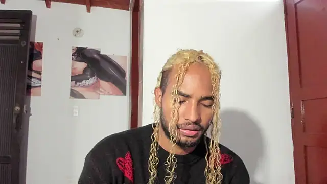 Snapshot of salvatore_amator chatting on May 30, 1:08 pm salvatore amator online show from May 30, 1:08 pm