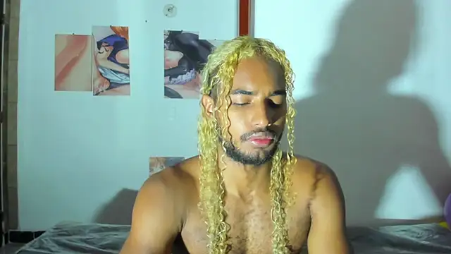 Snapshot of salvatore_amator chatting on May 31, 4:53 am salvatore amator online show from May 31, 4:53 am