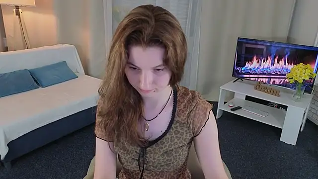 Snapshot of BelovedAlice chatting on June 8, 1:28 am BelovedAlice online show from June 8, 1:28 am