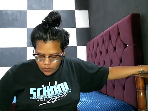 Valery-Khloe online show from July 28, 5:36 am