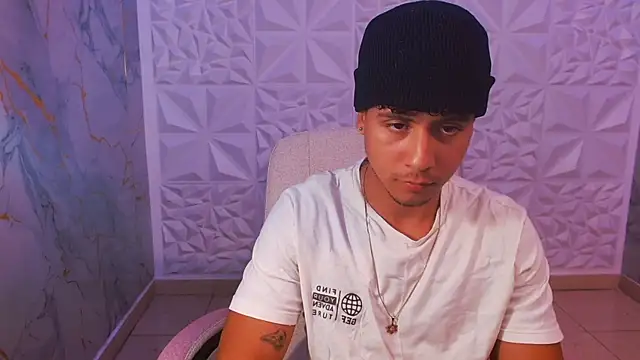 jbarto  online show from May 6, 3:24 am