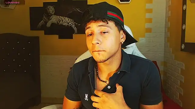 jbarto  online show from May 8, 11:54 pm
