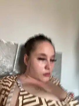 Poppylooloo online show from May 24, 12:43 pm