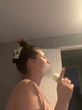 Poppylooloo online show from June 29, 7:03 pm