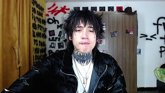 Snapshot of Ryoko_vishnu chatting on June 14, 11:18 pm Ryoko vishnu online show from June 14, 11:18 pm