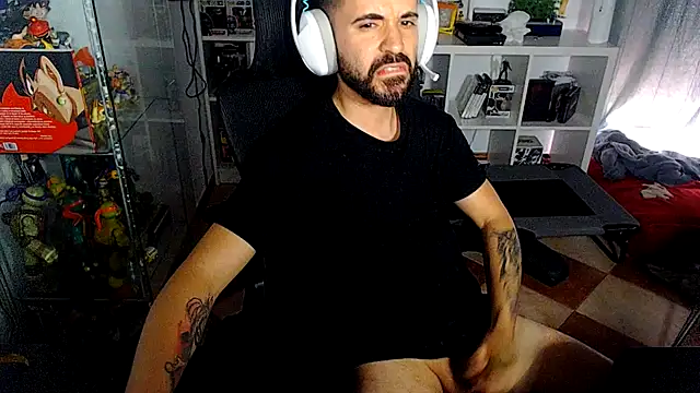 chiquitoconsecreto online show from May 11, 8:31 am