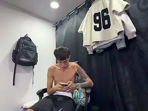 Snapshot of Jackdaniel001_ chatting on July 16, 3:45 am Jackdaniel001 online show from July 16, 3:45 am