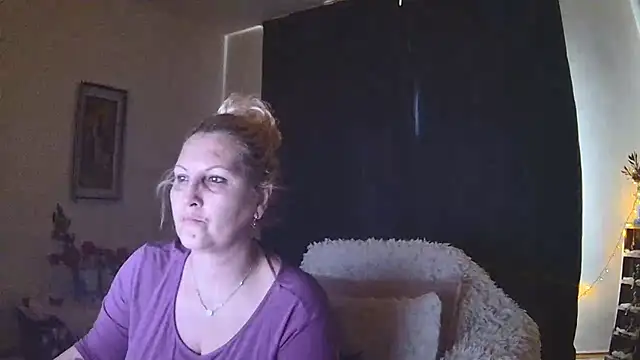 Divineblond online show from February 19, 11:17 am