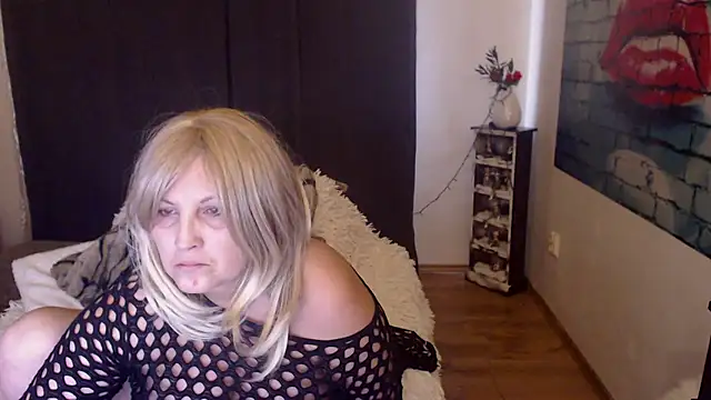 Divineblond online show from February 25, 7:47 pm