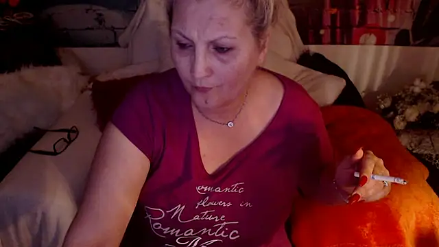 Divineblond online show from March 13, 6:56 pm