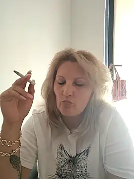 Divineblond online show from September 23, 12:30 pm