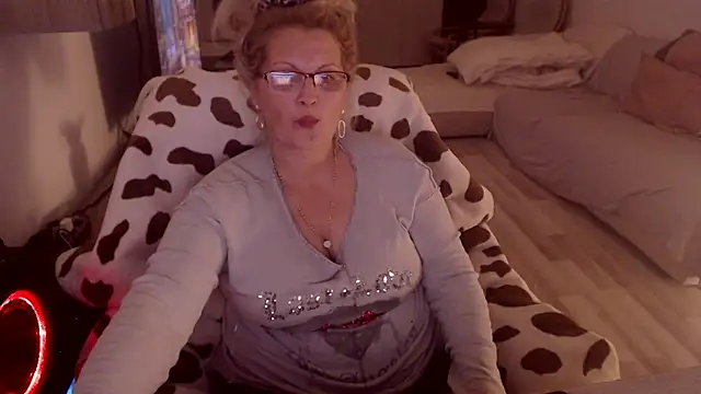 Divineblond online show from January 12, 11:32 pm