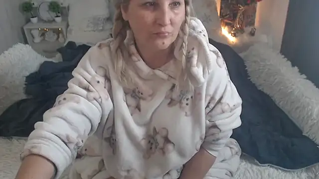 Divineblond online show from February 25, 12:26 pm