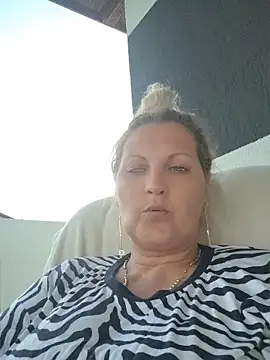 Snapshot of Divineblond chatting on May 31, 6:04 pm Divineblond online show from May 31, 6:04 pm