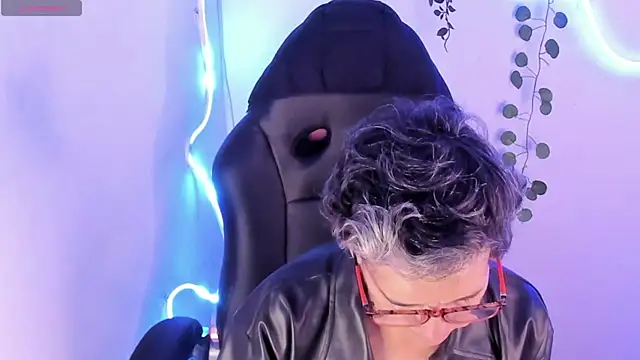 selena ferreira online show from April 28, 11:26 am