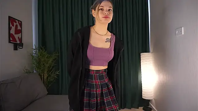FernMerilos online show from April 28, 5:34 am